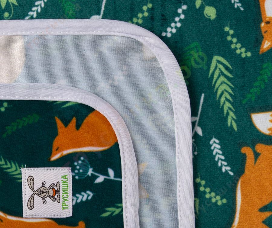 Непромокаемая пеленка Лисички на зеленом 74*74