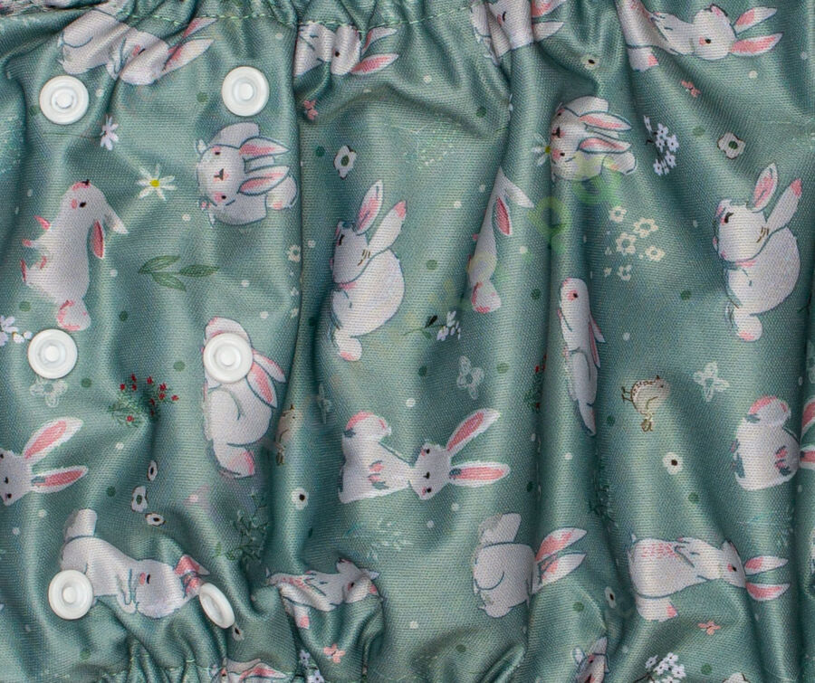 Подгузники-трусики Трусишка Зайчата на зеленом