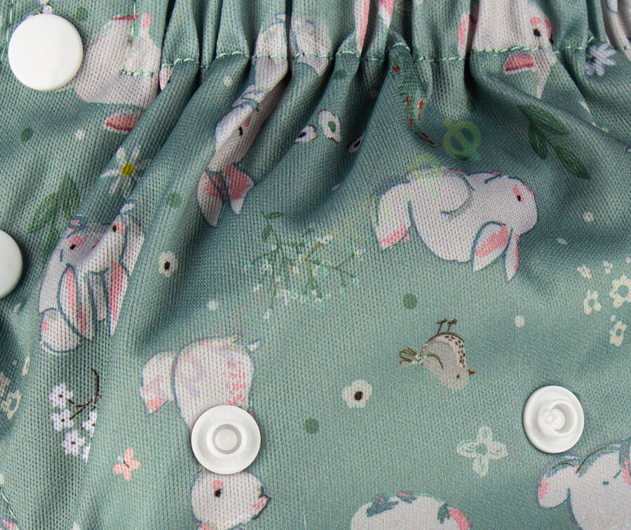 Подгузники-трусики Трусишка Зайчата на зеленом